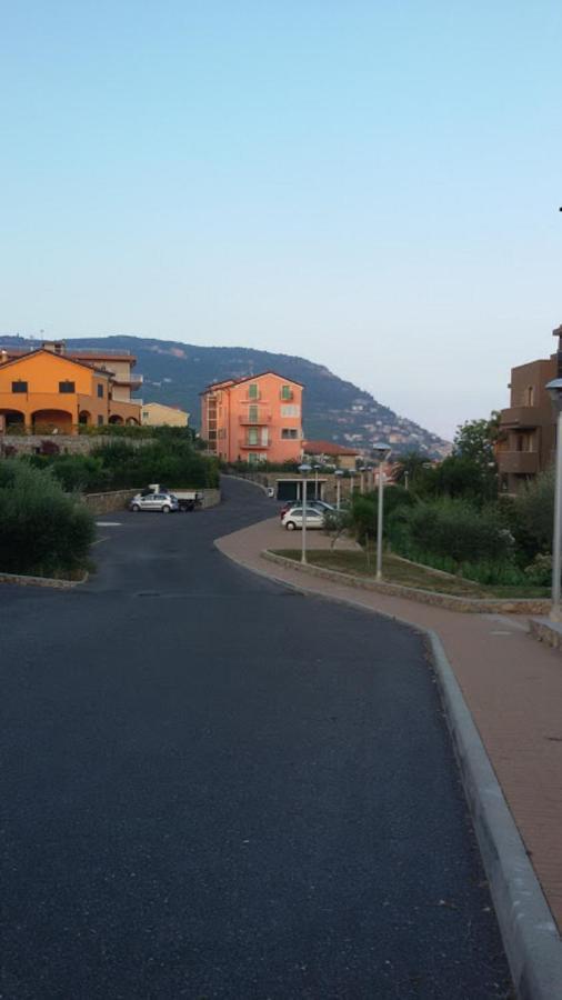 Very Cosy House With Fabulous Sea View! Pietra Ligure Ruang foto